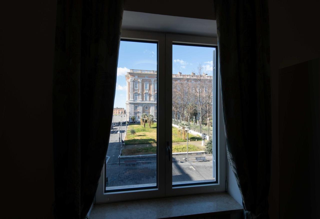 L'Insolita Reggia Caserta Exteriör bild